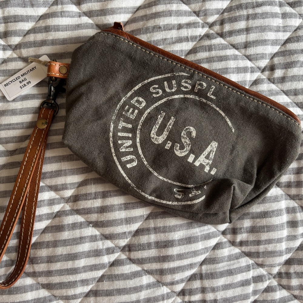 Canvas Zippered Wristlet